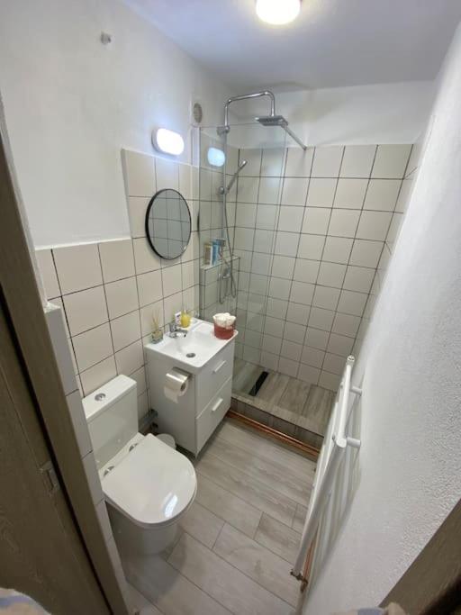 בראשוב Black& White Apartment מראה חיצוני תמונה
